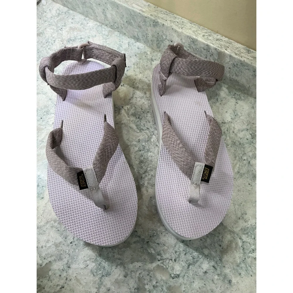 Teva Sandals Flatform Universal 9 Lavender Purple Platform Thong Ankle Strap